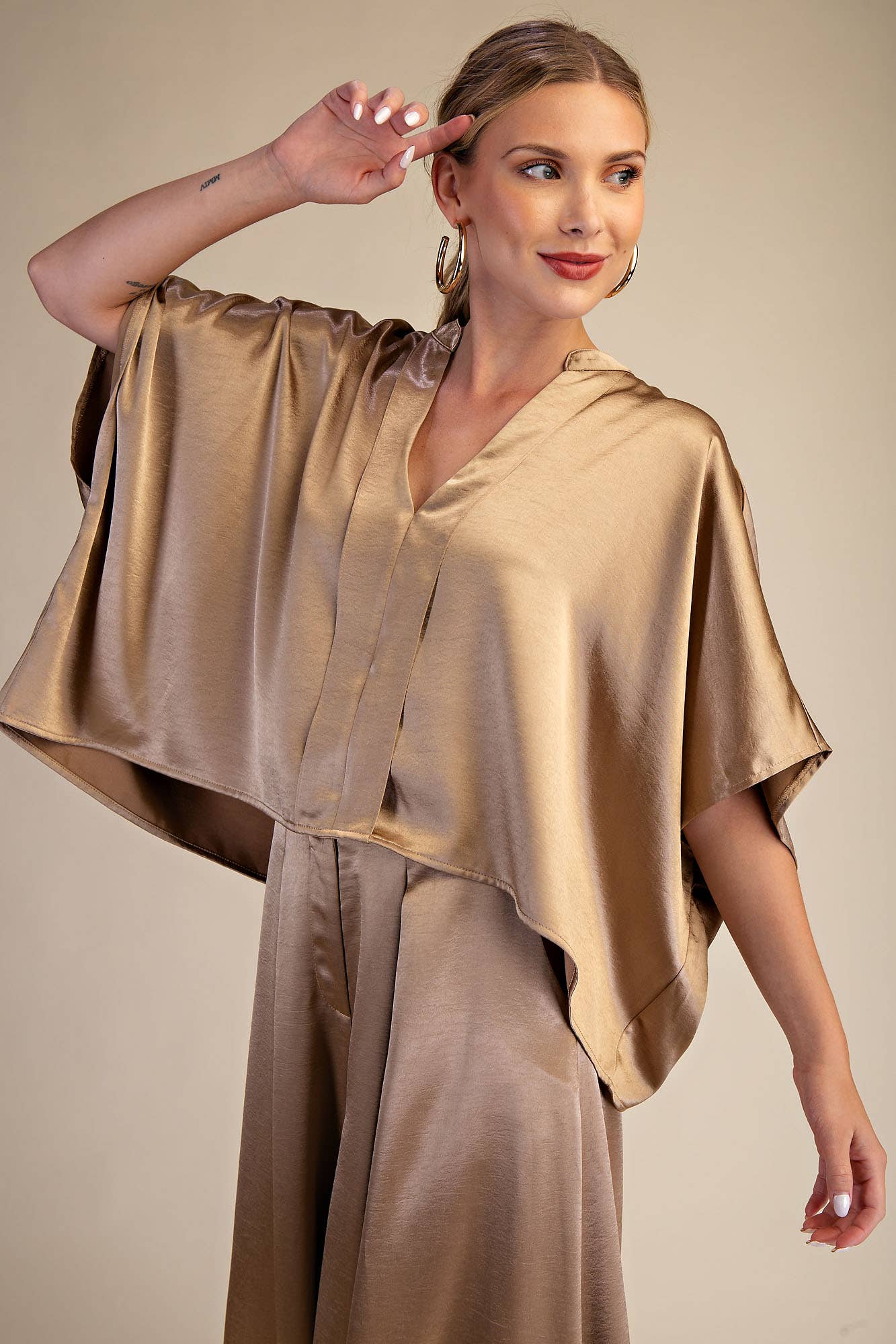 V-Neck Oversize Top - Taupe