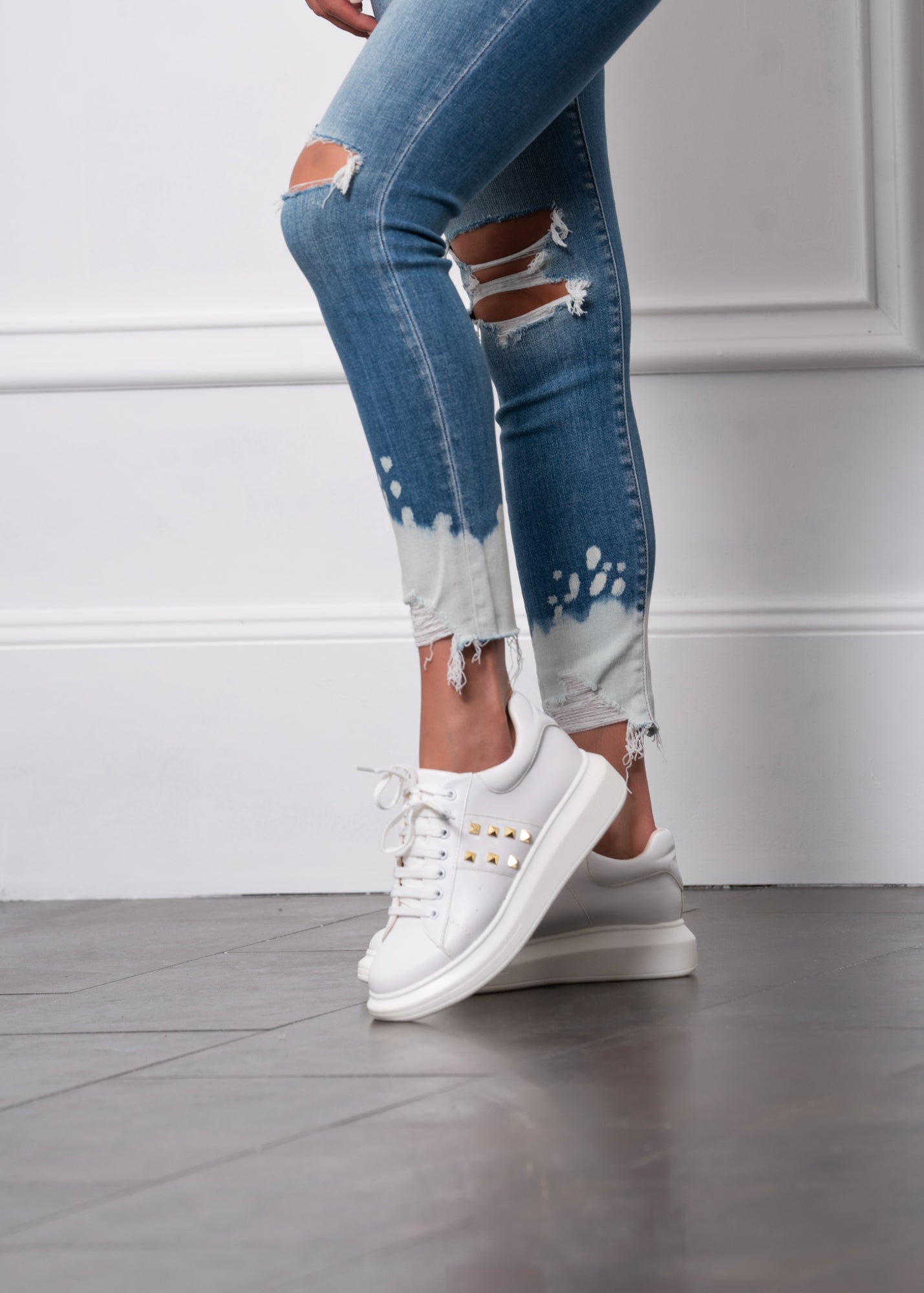 Distressed Bleach Skinny Jeans