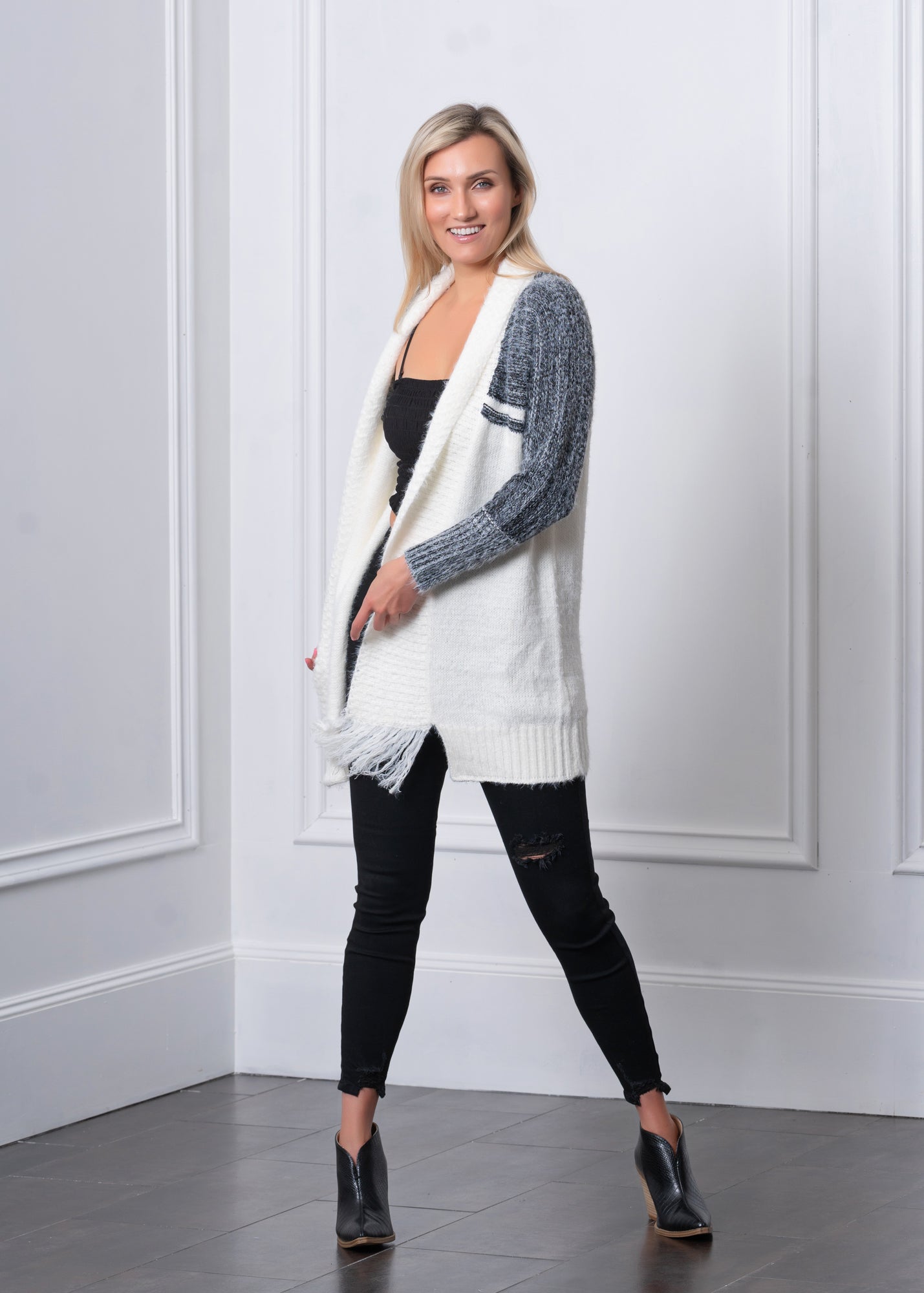 Distressed High Rise Jeans