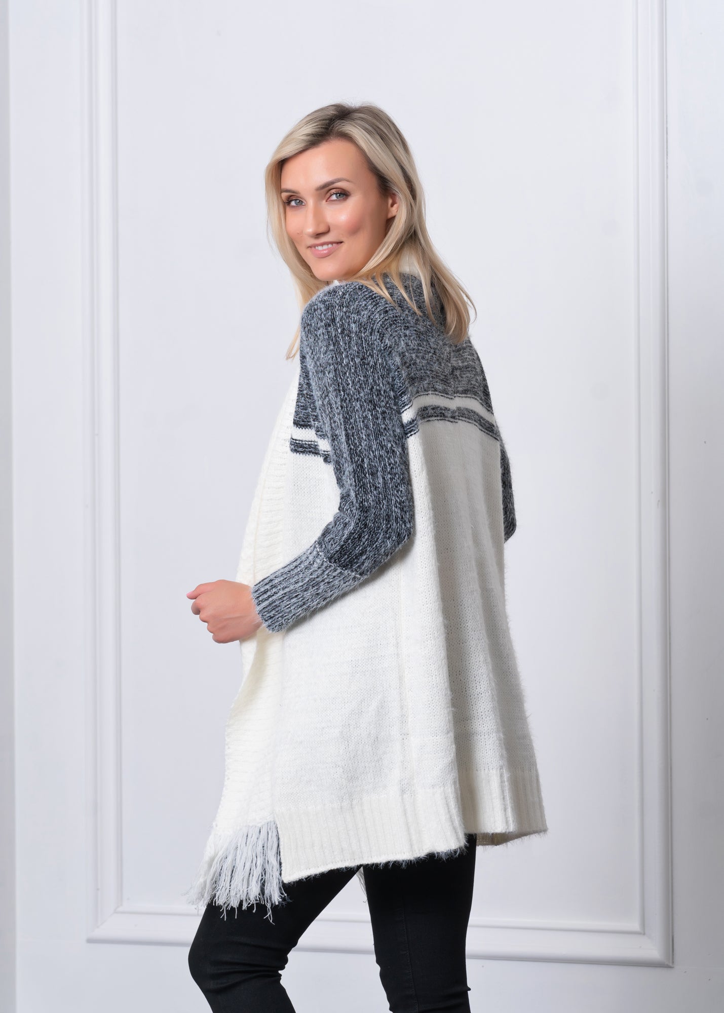 Distressed High Rise Jeans